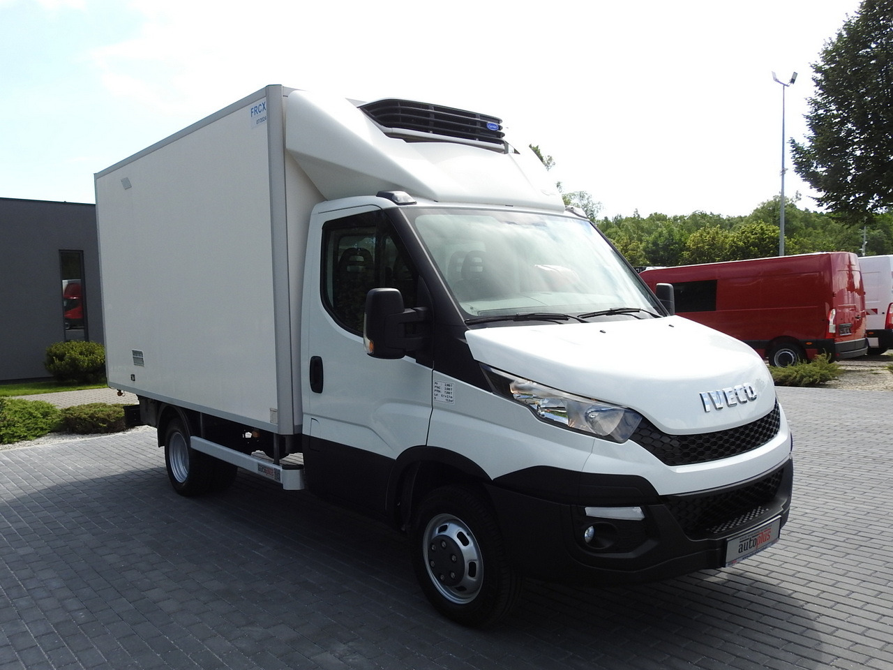 IVECO DAILY 35S15 REGRIGERATOR BOX -12*C 8 PALLETS CRUISE CONTROL TWIN WHEELS AIR CONDITIONING 150HP - Фургон-рефрижератор: фото 4 IVECO DAILY 35S15 REGRIGERATOR BOX -12*C 8 PALLETS CRUISE CONTROL TWIN WHEELS AIR CONDITIONING 150HP - Фургон-рефрижератор: фото 4