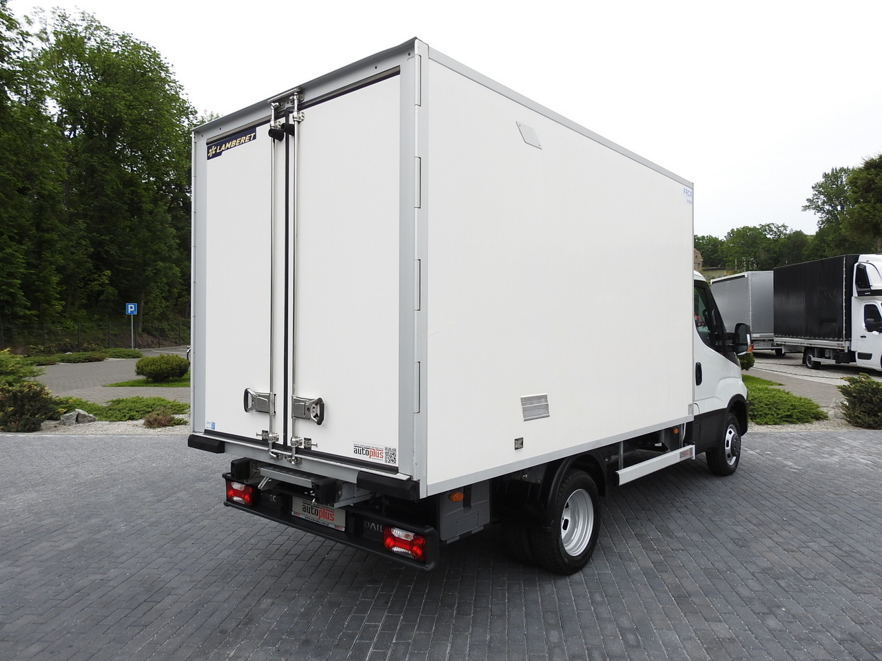IVECO DAILY 35S15 REGRIGERATOR BOX -12*C 8 PALLETS CRUISE CONTROL TWIN WHEELS AIR CONDITIONING 150HP - Фургон-рефрижератор: фото 3 IVECO DAILY 35S15 REGRIGERATOR BOX -12*C 8 PALLETS CRUISE CONTROL TWIN WHEELS AIR CONDITIONING 150HP - Фургон-рефрижератор: фото 3