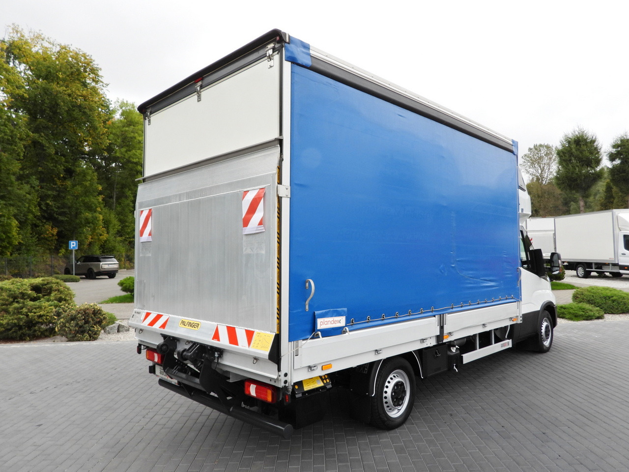 IVECO DAILY 35S18 TARPAULIN LIFT 8 PALLETS WEBASTO CRUISE CONTROL LED LIGHTS AIR CONDITIONING 180HP - Тентованный фургон: фото 3 IVECO DAILY 35S18 TARPAULIN LIFT 8 PALLETS WEBASTO CRUISE CONTROL LED LIGHTS AIR CONDITIONING 180HP - Тентованный фургон: фото 3