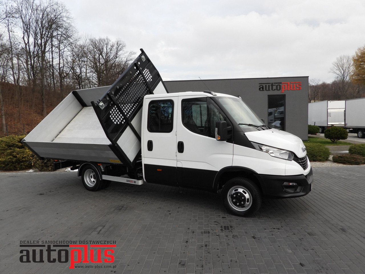 IVECO DAILY 50C16 THREE-WAY TIPPER DOUBLE CABIN DOKA 6 SEATS CRUISE CONTROL PNEUMATICS TWIN WHEELS AIR CONDITIONING 160HP - Малотоннажный самосвал: фото 1 IVECO DAILY 50C16 THREE-WAY TIPPER DOUBLE CABIN DOKA 6 SEATS CRUISE CONTROL PNEUMATICS TWIN WHEELS AIR CONDITIONING 160HP - Малотоннажный самосвал: фото 1