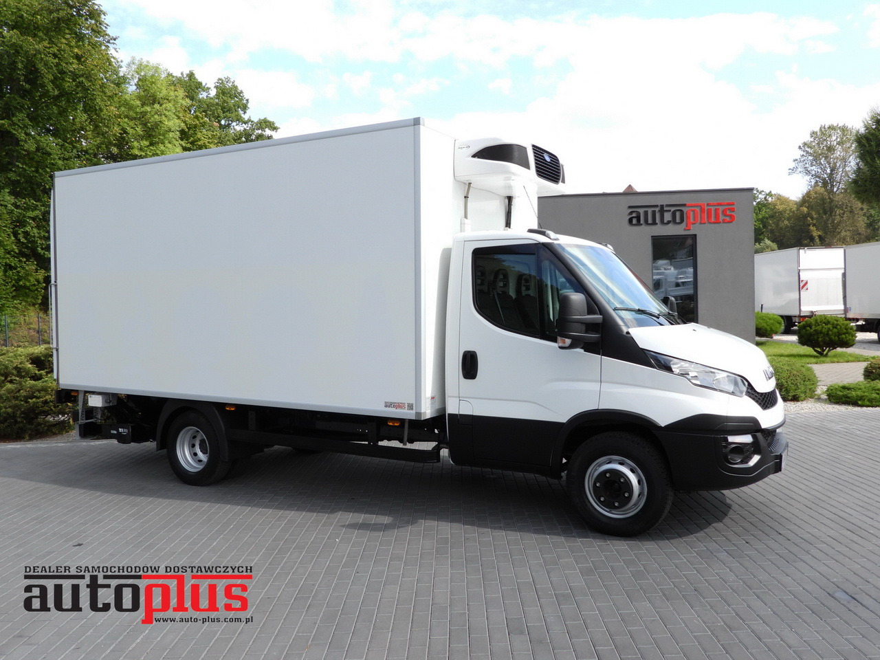 IVECO DAILY 70C17 REFRIGERATOR 1*C LIFT 10 PALLETS POWER SUPPLY 230V CRUISE CONTROL AIR CONDITIONING PNEUMATICS AUTOMATIC TRANSMISSION HI-MATIC TWIN WHEELS 170HP - Рефрижератор: фото 1 IVECO DAILY 70C17 REFRIGERATOR 1*C LIFT 10 PALLETS POWER SUPPLY 230V CRUISE CONTROL AIR CONDITIONING PNEUMATICS AUTOMATIC TRANSMISSION HI-MATIC TWIN WHEELS 170HP - Рефрижератор: фото 1