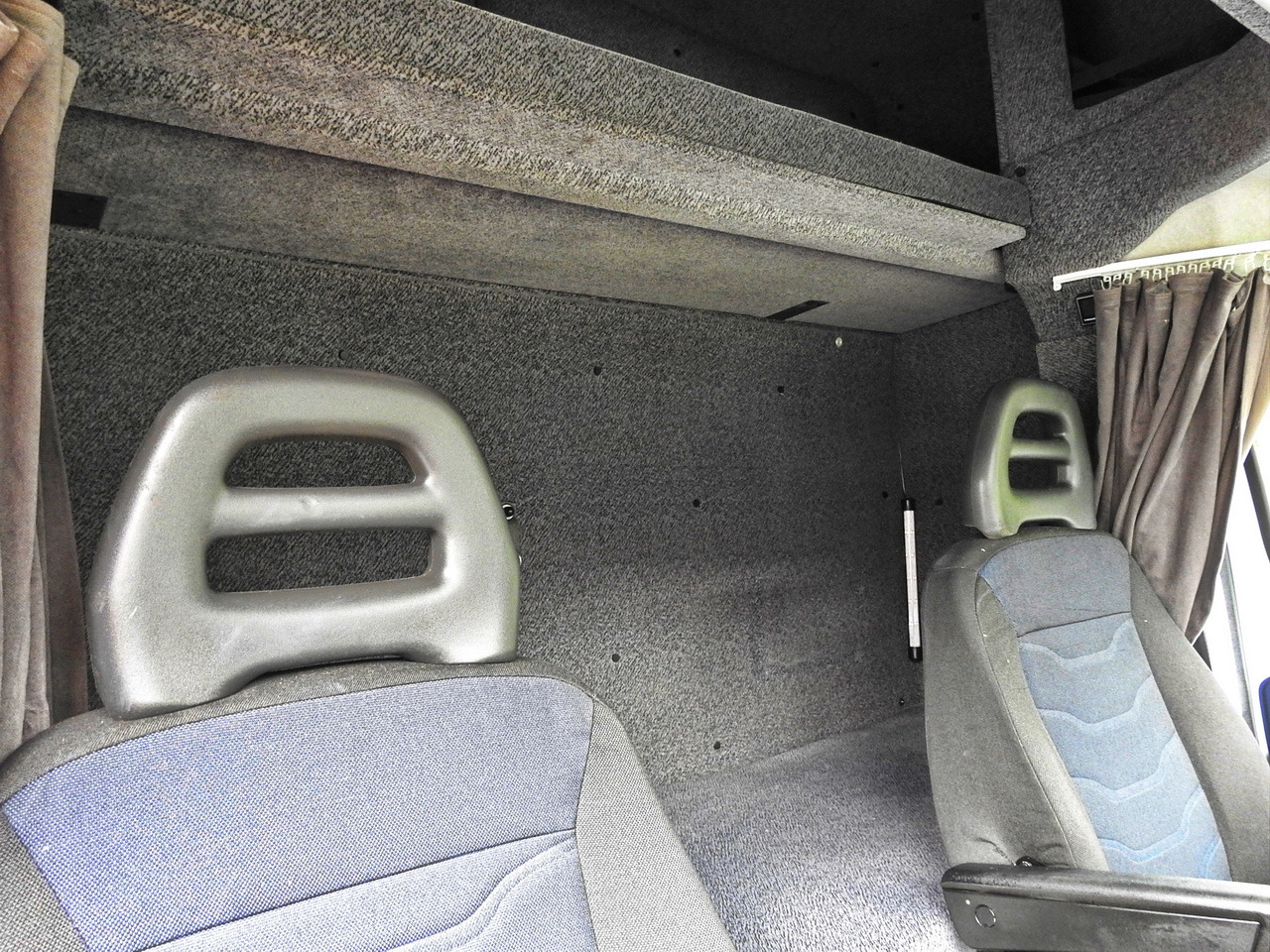 Тентованный грузовик IVECO DAILY 70C18 TARPAULIN LIFT 12 PALLETS WEBASTO CRUISE CONTROL TWIN WHEELS AIR CONDITIONING  180HP: фото 44