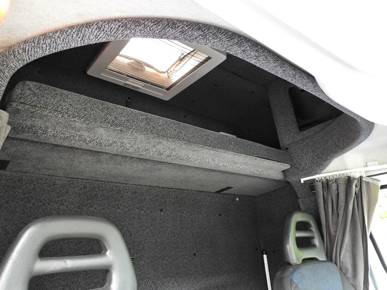 Тентованный грузовик IVECO DAILY 70C18 TARPAULIN LIFT 12 PALLETS WEBASTO CRUISE CONTROL TWIN WHEELS AIR CONDITIONING  180HP: фото 45