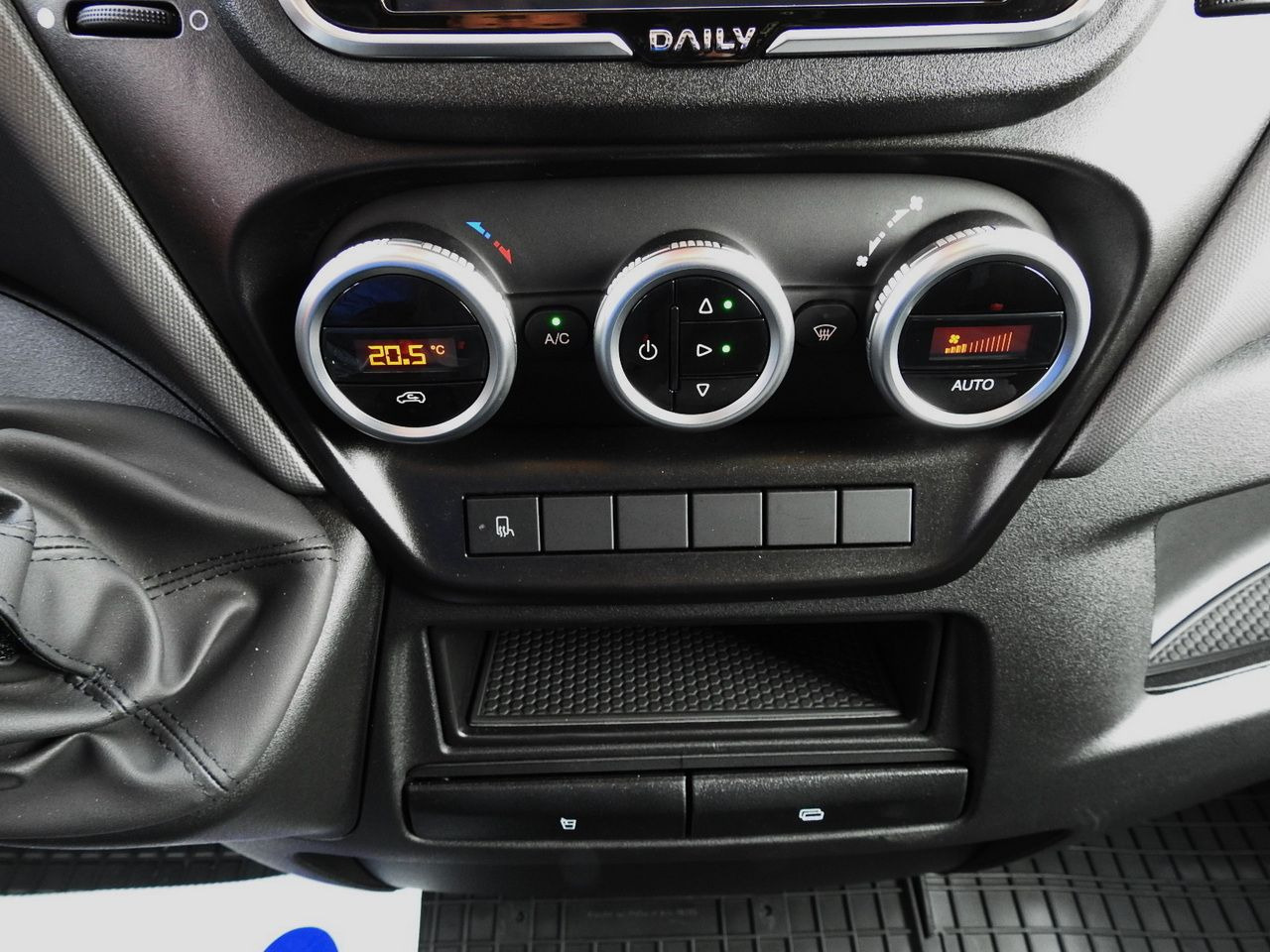 Новый Тентованный фургон IVECO DAILY NEW TARPAULIN 10 PALLETS WEBASTO CRUISE CONTROL NAVIGATION AIR CONDITIONING LED LIGHTS  180HP: фото 42