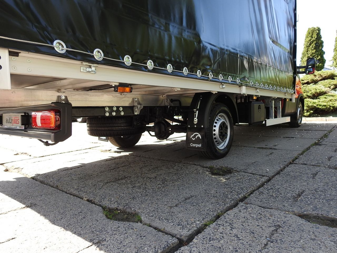 Новый Тентованный фургон IVECO DAILY NEW TARPAULIN 10 PALLETS WEBASTO CRUISE CONTROL NAVIGATION AIR CONDITIONING LED LIGHTS  180HP: фото 18