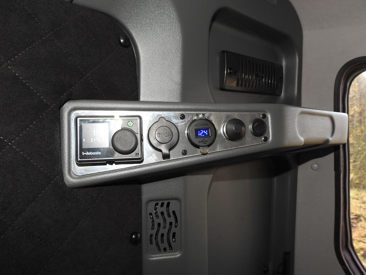 Новый Тентованный фургон IVECO DAILY NEW TARPAULIN 10 PALLETS WEBASTO CRUISE CONTROL NAVIGATION AIR CONDITIONING LED LIGHTS  180HP: фото 49