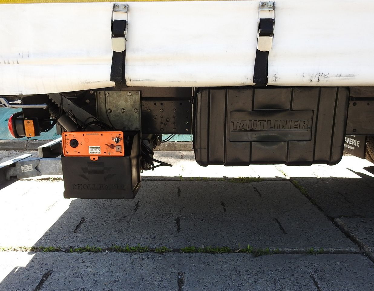 Тентованный грузовик IVECO EUROCARGO 120 - 220 TARPAULIN LIFT 20 PALLETS LED LIGHTS AUTOMATIC TRANSMISSION HI-MATIC TWIN WHEELS AIR CONDITIONING  220HP: фото 23