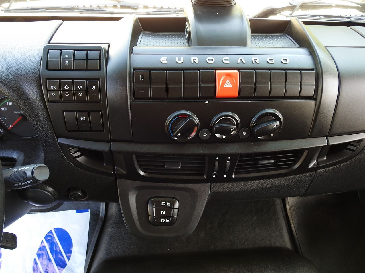 Тентованный грузовик IVECO EUROCARGO 120 - 220 TARPAULIN LIFT 20 PALLETS LED LIGHTS AUTOMATIC TRANSMISSION HI-MATIC TWIN WHEELS AIR CONDITIONING  220HP: фото 37