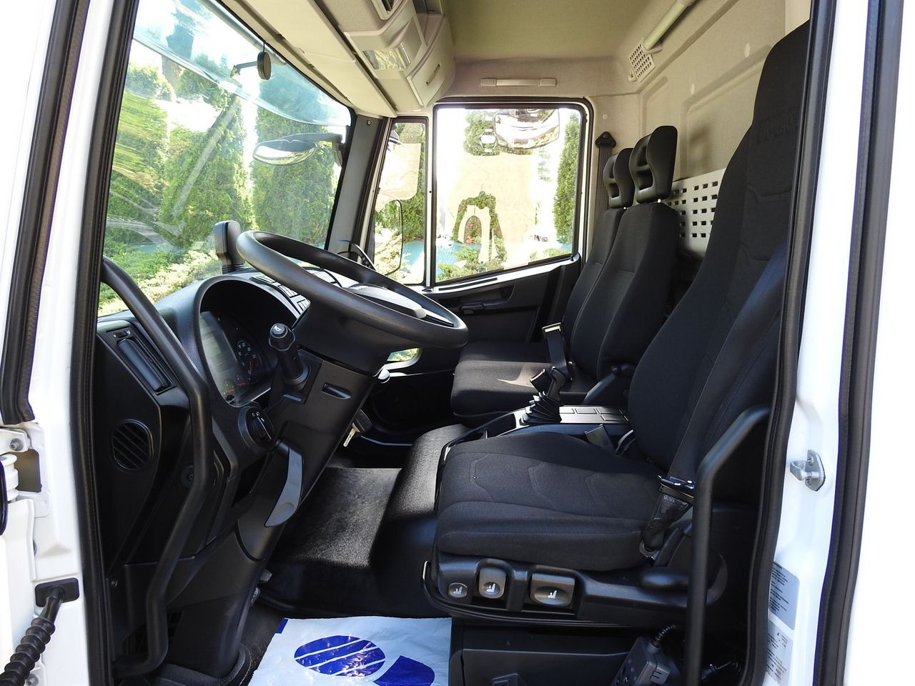 Тентованный грузовик IVECO EUROCARGO 120 - 220 TARPAULIN LIFT 20 PALLETS LED LIGHTS AUTOMATIC TRANSMISSION HI-MATIC TWIN WHEELS AIR CONDITIONING  220HP: фото 30