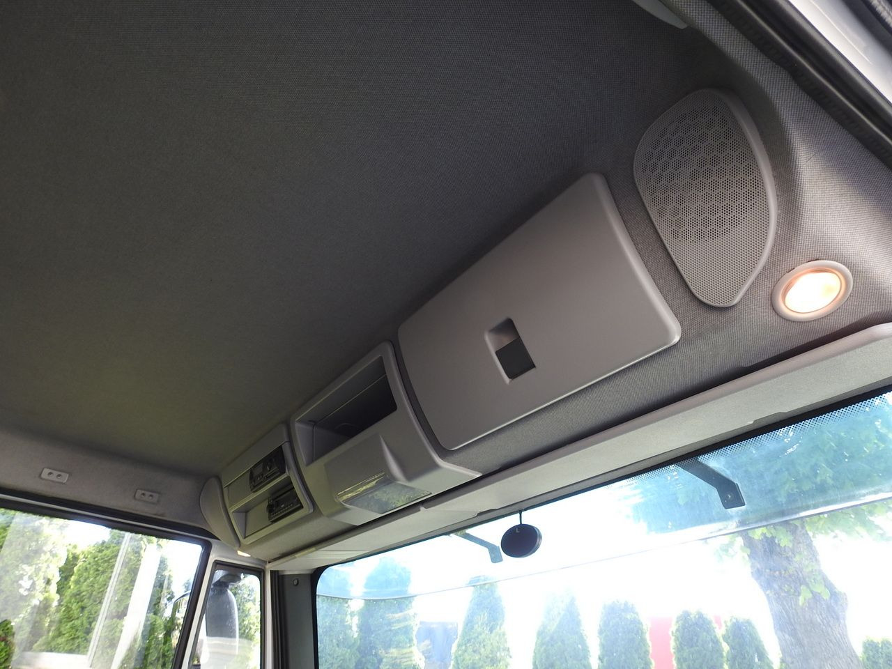 Тентованный грузовик IVECO EUROCARGO 120 - 220 TARPAULIN LIFT 20 PALLETS LED LIGHTS AUTOMATIC TRANSMISSION HI-MATIC TWIN WHEELS AIR CONDITIONING  220HP: фото 46