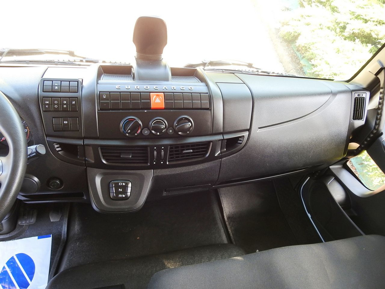 Тентованный грузовик IVECO EUROCARGO 120 - 220 TARPAULIN LIFT 20 PALLETS LED LIGHTS AUTOMATIC TRANSMISSION HI-MATIC TWIN WHEELS AIR CONDITIONING  220HP: фото 36