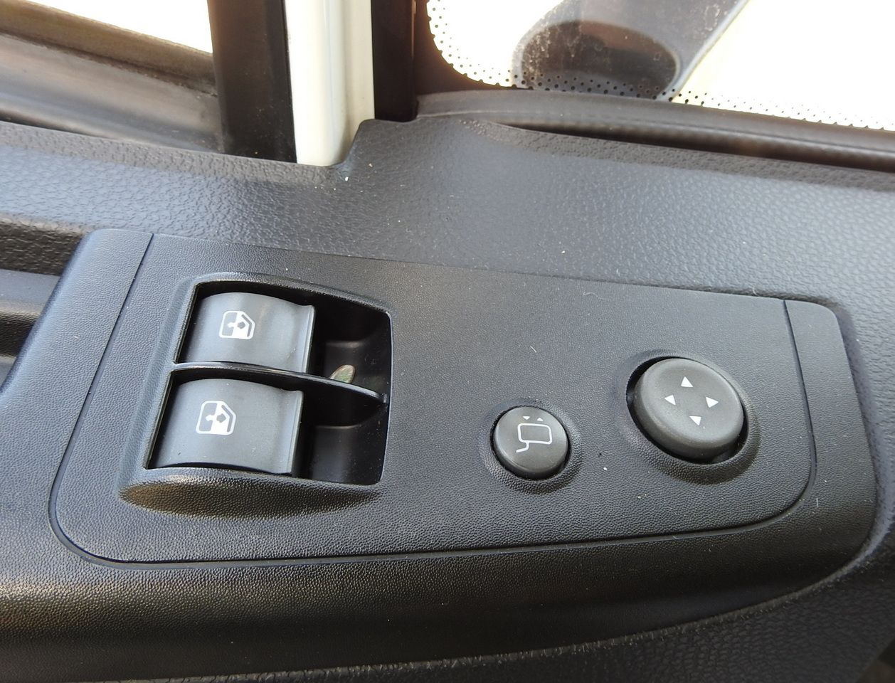 Тентованный грузовик IVECO EUROCARGO 120 - 220 TARPAULIN LIFT 20 PALLETS LED LIGHTS AUTOMATIC TRANSMISSION HI-MATIC TWIN WHEELS AIR CONDITIONING  220HP: фото 32