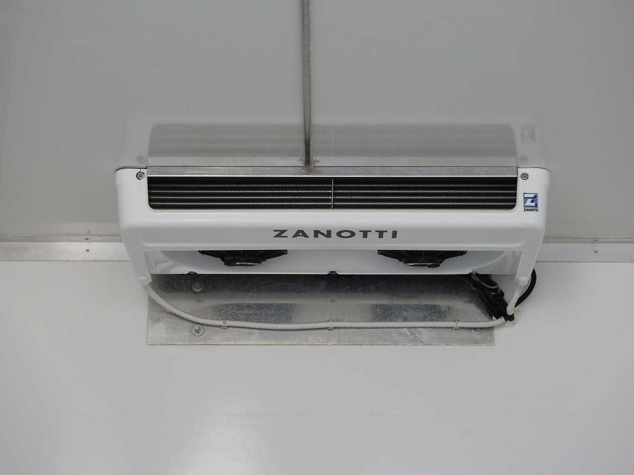 Фургон-рефрижератор MAN TGE 3.180 REGRIGERATOR BOX -5*C 8 PALLETS HEATING FUNCTION CRUISE CONTROL PNEUMATICS AIR CONDITIONING 180HP: фото 23 Фургон-рефрижератор MAN TGE 3.180 REGRIGERATOR BOX -5*C 8 PALLETS HEATING FUNCTION CRUISE CONTROL PNEUMATICS AIR CONDITIONING 180HP: фото 23