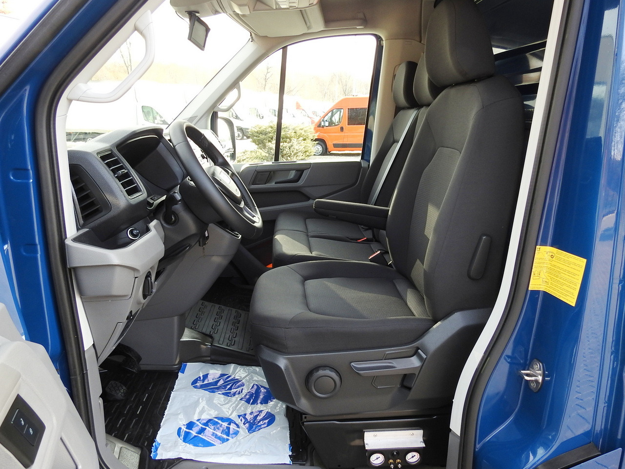 Фургон-рефрижератор MAN TGE 3.180 REGRIGERATOR BOX -5*C 8 PALLETS HEATING FUNCTION CRUISE CONTROL PNEUMATICS AIR CONDITIONING 180HP: фото 26 Фургон-рефрижератор MAN TGE 3.180 REGRIGERATOR BOX -5*C 8 PALLETS HEATING FUNCTION CRUISE CONTROL PNEUMATICS AIR CONDITIONING 180HP: фото 26