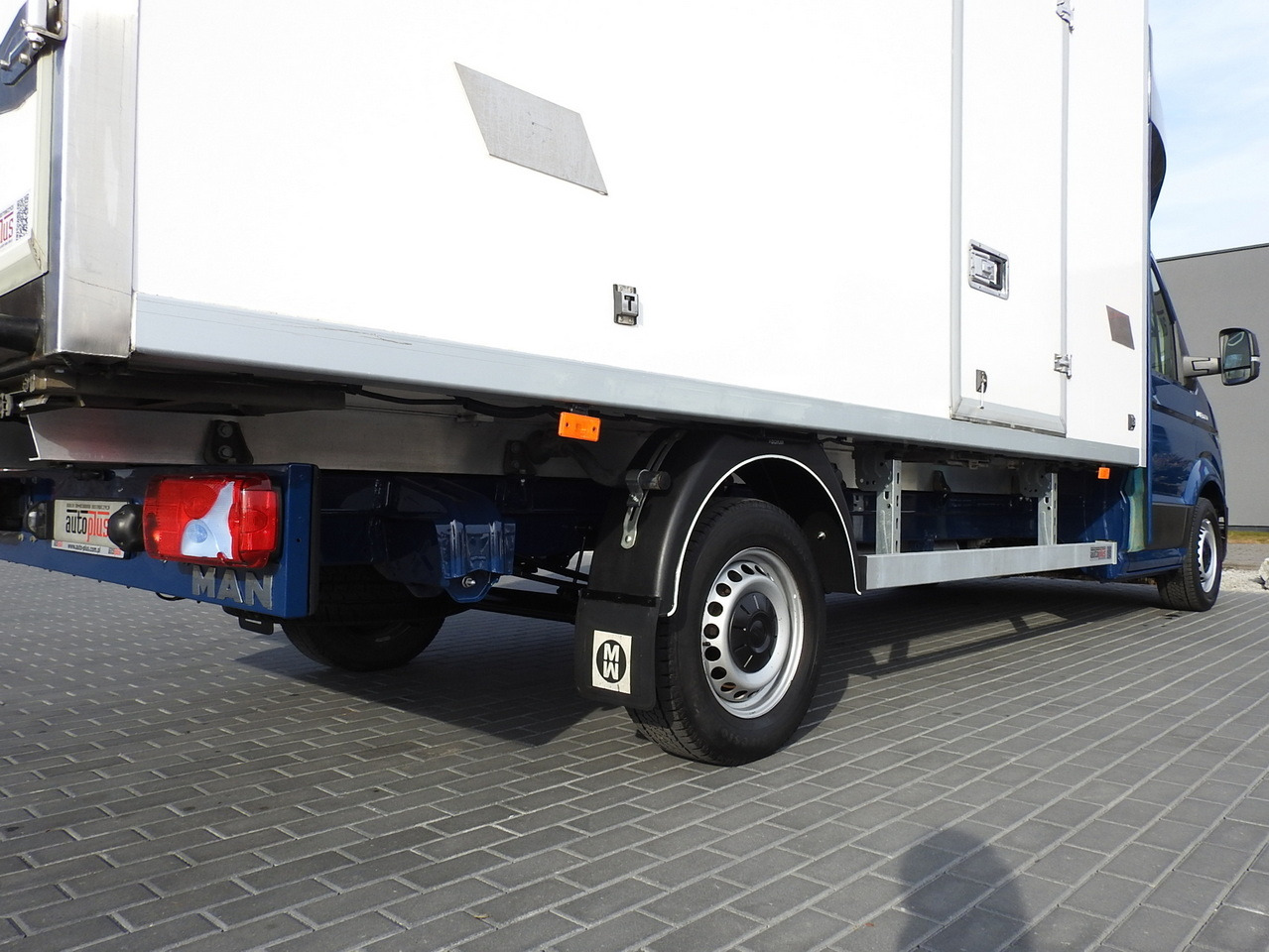 Фургон-рефрижератор MAN TGE 3.180 REGRIGERATOR BOX -5*C 8 PALLETS HEATING FUNCTION CRUISE CONTROL PNEUMATICS AIR CONDITIONING 180HP: фото 17 Фургон-рефрижератор MAN TGE 3.180 REGRIGERATOR BOX -5*C 8 PALLETS HEATING FUNCTION CRUISE CONTROL PNEUMATICS AIR CONDITIONING 180HP: фото 17