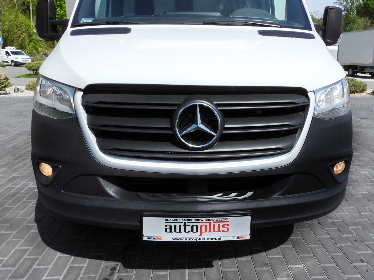 Фургон-рефрижератор MERCEDES SPRINTER 316 REGRIGERATOR BOX 0*C LIFT 8 PALLETS CRUISE CONTROL PNEUMATICS AIR CONDITIONING 160HP: фото 15 Фургон-рефрижератор MERCEDES SPRINTER 316 REGRIGERATOR BOX 0*C LIFT 8 PALLETS CRUISE CONTROL PNEUMATICS AIR CONDITIONING 160HP: фото 15