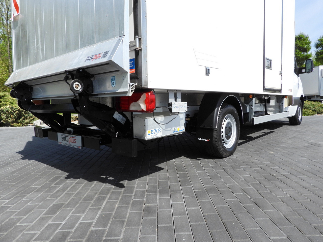 Фургон-рефрижератор MERCEDES SPRINTER 316 REGRIGERATOR BOX 0*C LIFT 8 PALLETS CRUISE CONTROL PNEUMATICS AIR CONDITIONING 160HP: фото 26 Фургон-рефрижератор MERCEDES SPRINTER 316 REGRIGERATOR BOX 0*C LIFT 8 PALLETS CRUISE CONTROL PNEUMATICS AIR CONDITIONING 160HP: фото 26