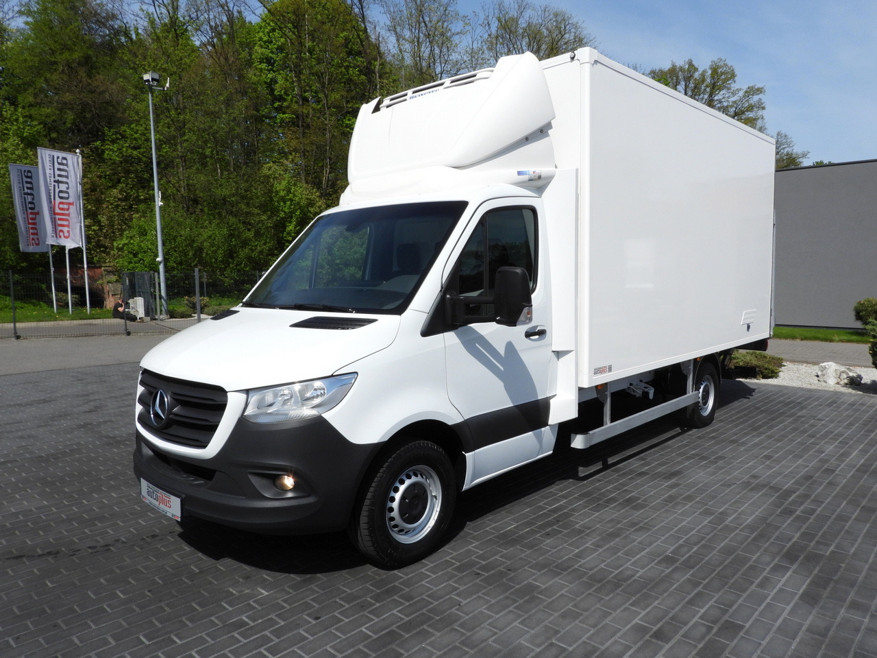 Фургон-рефрижератор MERCEDES SPRINTER 316 REGRIGERATOR BOX 0*C LIFT 8 PALLETS CRUISE CONTROL PNEUMATICS AIR CONDITIONING 160HP: фото 6 Фургон-рефрижератор MERCEDES SPRINTER 316 REGRIGERATOR BOX 0*C LIFT 8 PALLETS CRUISE CONTROL PNEUMATICS AIR CONDITIONING 160HP: фото 6