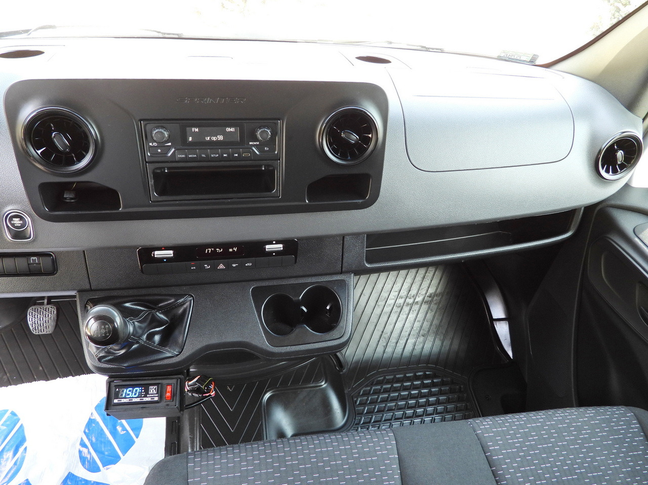 Фургон-рефрижератор MERCEDES SPRINTER 316 REGRIGERATOR BOX 0*C LIFT 8 PALLETS CRUISE CONTROL PNEUMATICS AIR CONDITIONING 160HP: фото 38 Фургон-рефрижератор MERCEDES SPRINTER 316 REGRIGERATOR BOX 0*C LIFT 8 PALLETS CRUISE CONTROL PNEUMATICS AIR CONDITIONING 160HP: фото 38