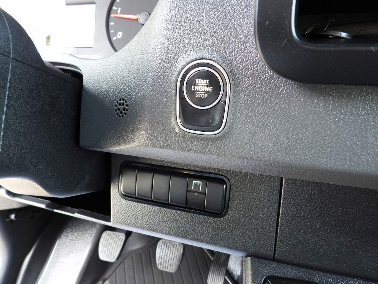 Фургон-рефрижератор MERCEDES SPRINTER 316 REGRIGERATOR BOX 0*C LIFT 8 PALLETS CRUISE CONTROL PNEUMATICS AIR CONDITIONING 160HP: фото 36 Фургон-рефрижератор MERCEDES SPRINTER 316 REGRIGERATOR BOX 0*C LIFT 8 PALLETS CRUISE CONTROL PNEUMATICS AIR CONDITIONING 160HP: фото 36