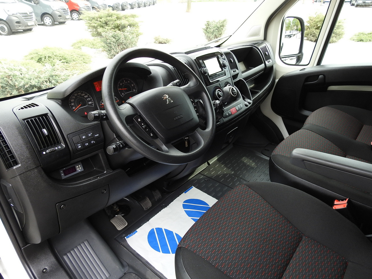 PEUGEOT BOXER REFRIGERATOR VAN 0*C CRUISE CONTROL NAVIGATION AIR CONDITIONING 135HP - Фургон-рефрижератор: фото 2 PEUGEOT BOXER REFRIGERATOR VAN 0*C CRUISE CONTROL NAVIGATION AIR CONDITIONING 135HP - Фургон-рефрижератор: фото 2