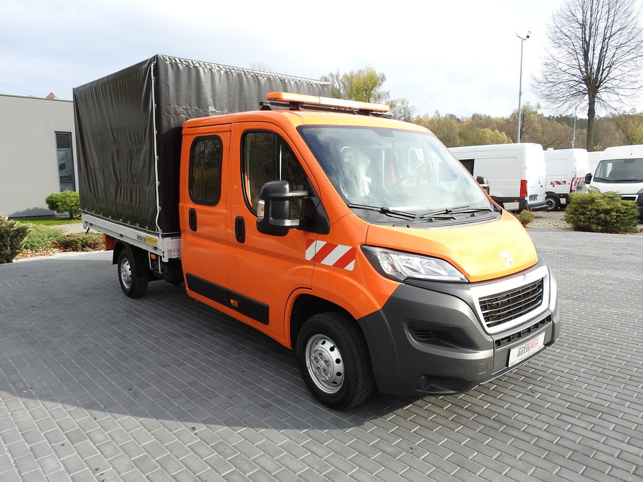 PEUGEOT BOXER STAKE BODY TARPAULIN DOUBLE CABIN DOKA 7 SEATS AIR CONDITIONING PNEUMATICS 140HP - Грузопассажирский фургон: фото 4 PEUGEOT BOXER STAKE BODY TARPAULIN DOUBLE CABIN DOKA 7 SEATS AIR CONDITIONING PNEUMATICS 140HP - Грузопассажирский фургон: фото 4