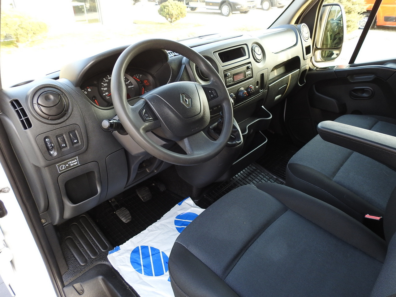 RENAULT MASTER BOX DELIVERY VAN 7 SEATS CRUISE CONTROL AIR CONDITIONING 130HP - Цельнометаллический фургон: фото 2 RENAULT MASTER BOX DELIVERY VAN 7 SEATS CRUISE CONTROL AIR CONDITIONING 130HP - Цельнометаллический фургон: фото 2