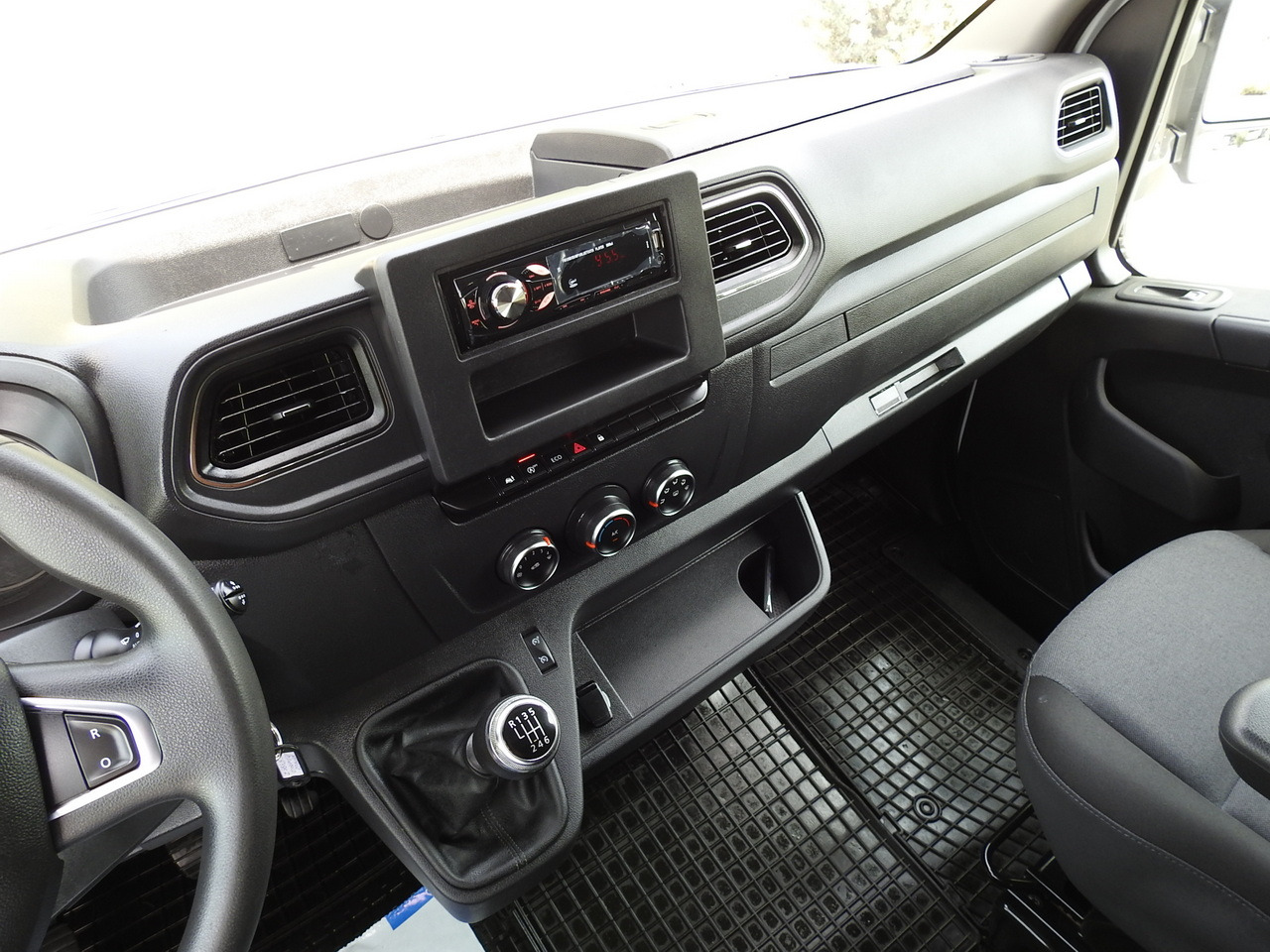 Тентованный фургон RENAULT MASTER TARPAULIN 10 PALLETS WEBASTO CRUISE CONTROL AIR CONDITIONING LED LIGHTS 165HP: фото 32 Тентованный фургон RENAULT MASTER TARPAULIN 10 PALLETS WEBASTO CRUISE CONTROL AIR CONDITIONING LED LIGHTS 165HP: фото 32