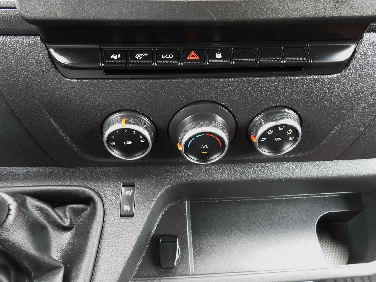 Тентованный фургон RENAULT MASTER TARPAULIN 10 PALLETS WEBASTO CRUISE CONTROL LED LIGHTS PNEUMATICS AIR CONDITIONING 165HP: фото 34 Тентованный фургон RENAULT MASTER TARPAULIN 10 PALLETS WEBASTO CRUISE CONTROL LED LIGHTS PNEUMATICS AIR CONDITIONING 165HP: фото 34