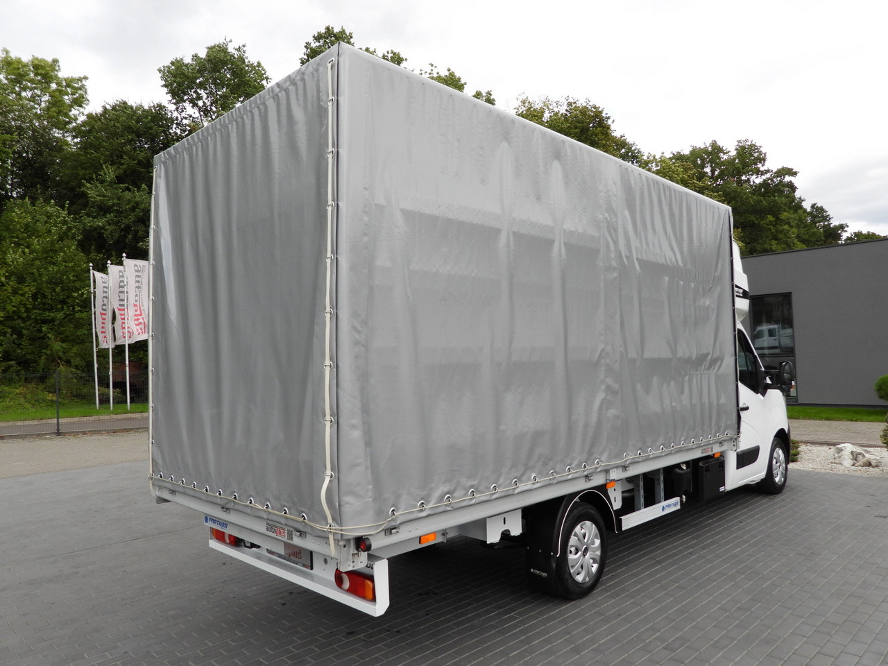 RENAULT MASTER TARPAULIN 10 PALLETS WEBASTO CRUISE CONTROL LED LIGHTS PNEUMATICS AIR CONDITIONING 165HP - Тентованный фургон: фото 3 RENAULT MASTER TARPAULIN 10 PALLETS WEBASTO CRUISE CONTROL LED LIGHTS PNEUMATICS AIR CONDITIONING 165HP - Тентованный фургон: фото 3