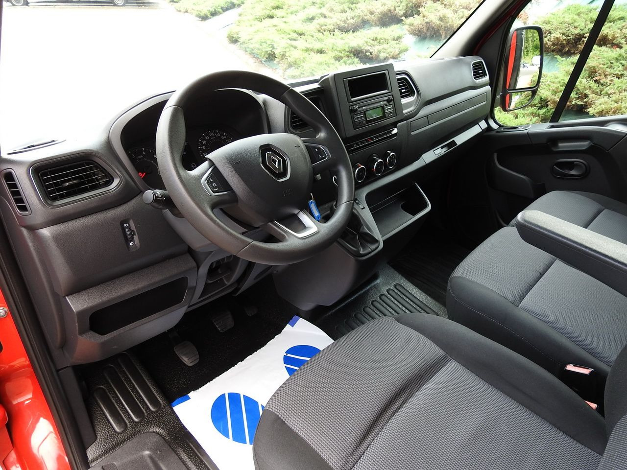 RENAULT MASTER TARPAULIN 10 PALLETS WEBASTO CRUISE CONTROL LED LIGHTS PNEUMATICS AIR CONDITIONING 165HP - Тентованный фургон: фото 2 RENAULT MASTER TARPAULIN 10 PALLETS WEBASTO CRUISE CONTROL LED LIGHTS PNEUMATICS AIR CONDITIONING 165HP - Тентованный фургон: фото 2