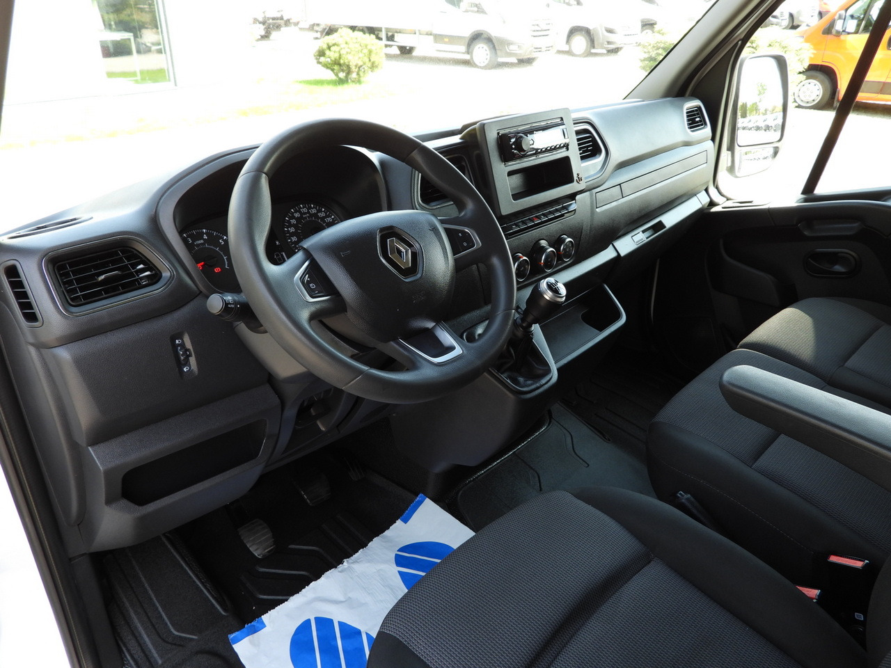 RENAULT MASTER TARPAULIN 10 PALLETS WEBASTO CRUISE CONTROL LED LIGHTS PNEUMATICS AIR CONDITIONING 165HP - Тентованный фургон: фото 2 RENAULT MASTER TARPAULIN 10 PALLETS WEBASTO CRUISE CONTROL LED LIGHTS PNEUMATICS AIR CONDITIONING 165HP - Тентованный фургон: фото 2