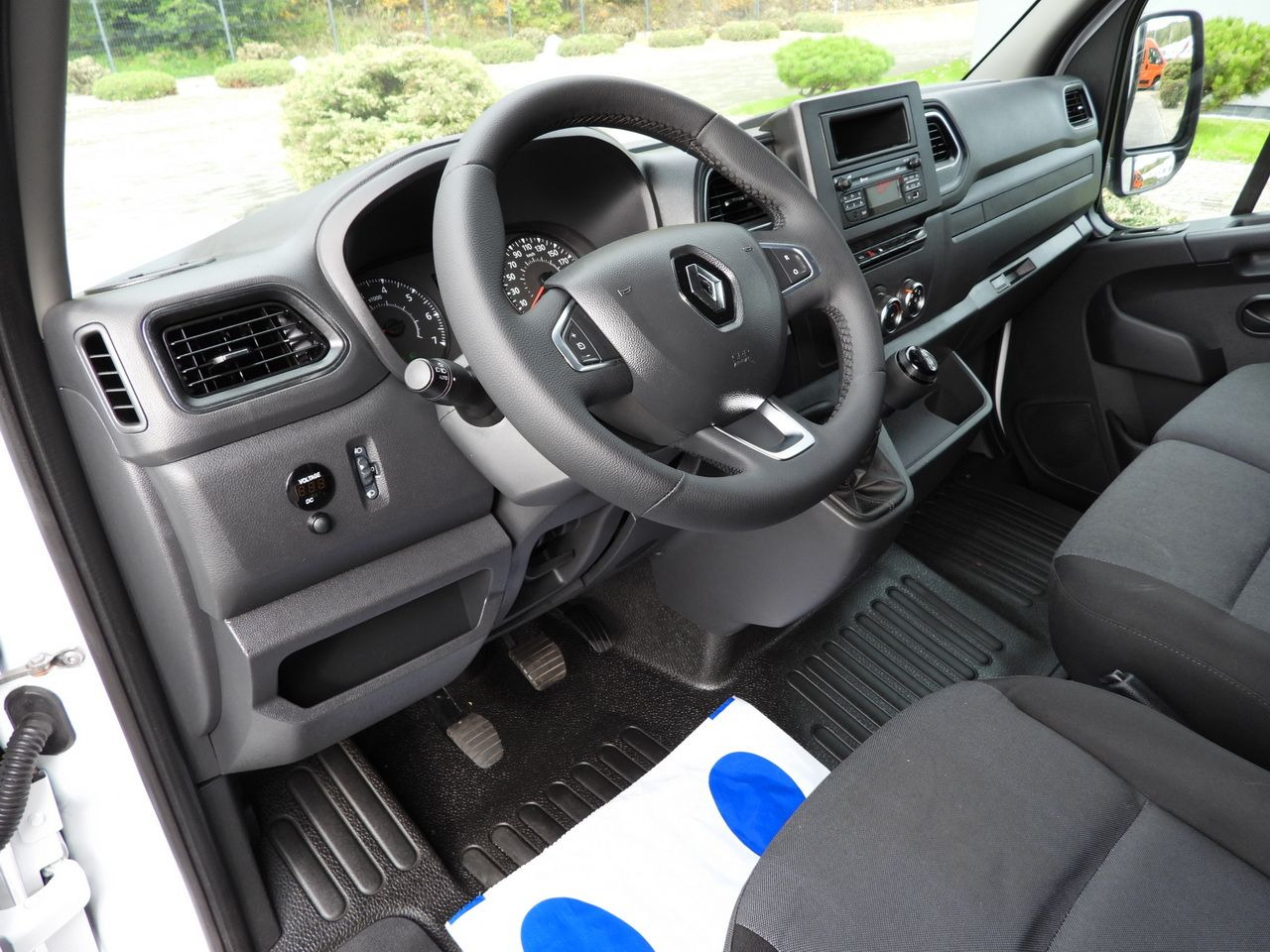 RENAULT MASTER TARPAULIN LIFT 10 PALLETS CRUISE CONTROL LED LIGHTS AIR CONDITIONING 165HP - Тентованный фургон: фото 2 RENAULT MASTER TARPAULIN LIFT 10 PALLETS CRUISE CONTROL LED LIGHTS AIR CONDITIONING 165HP - Тентованный фургон: фото 2