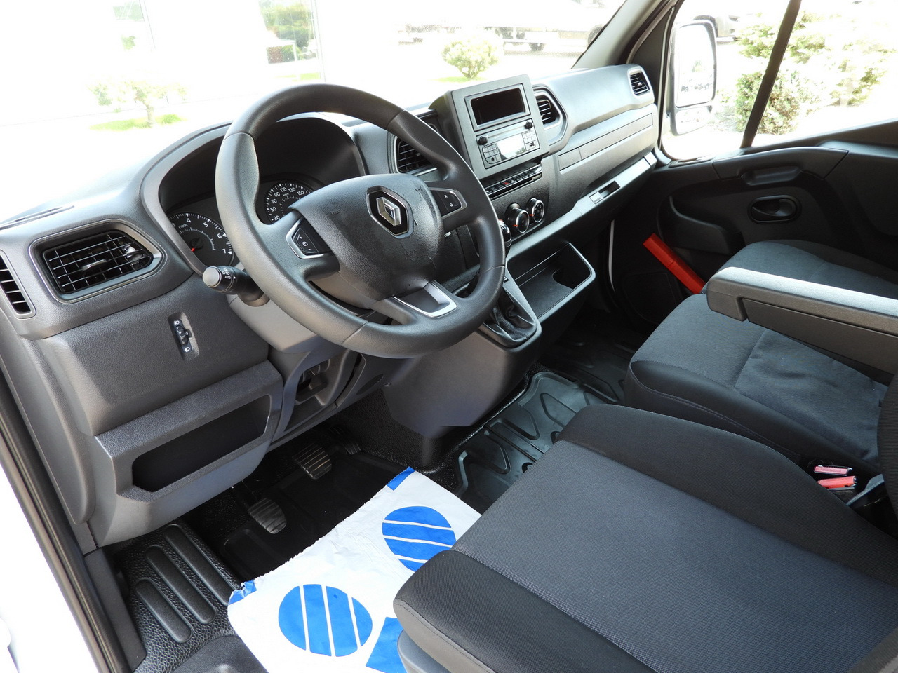 RENAULT MASTER TARPAULIN LIFT 10 PALLETS WEBASTO CRUISE CONTROL LED LIGHTS PNEUMATICS AIR CONDITIONING 165HP - Тентованный фургон: фото 2 RENAULT MASTER TARPAULIN LIFT 10 PALLETS WEBASTO CRUISE CONTROL LED LIGHTS PNEUMATICS AIR CONDITIONING 165HP - Тентованный фургон: фото 2