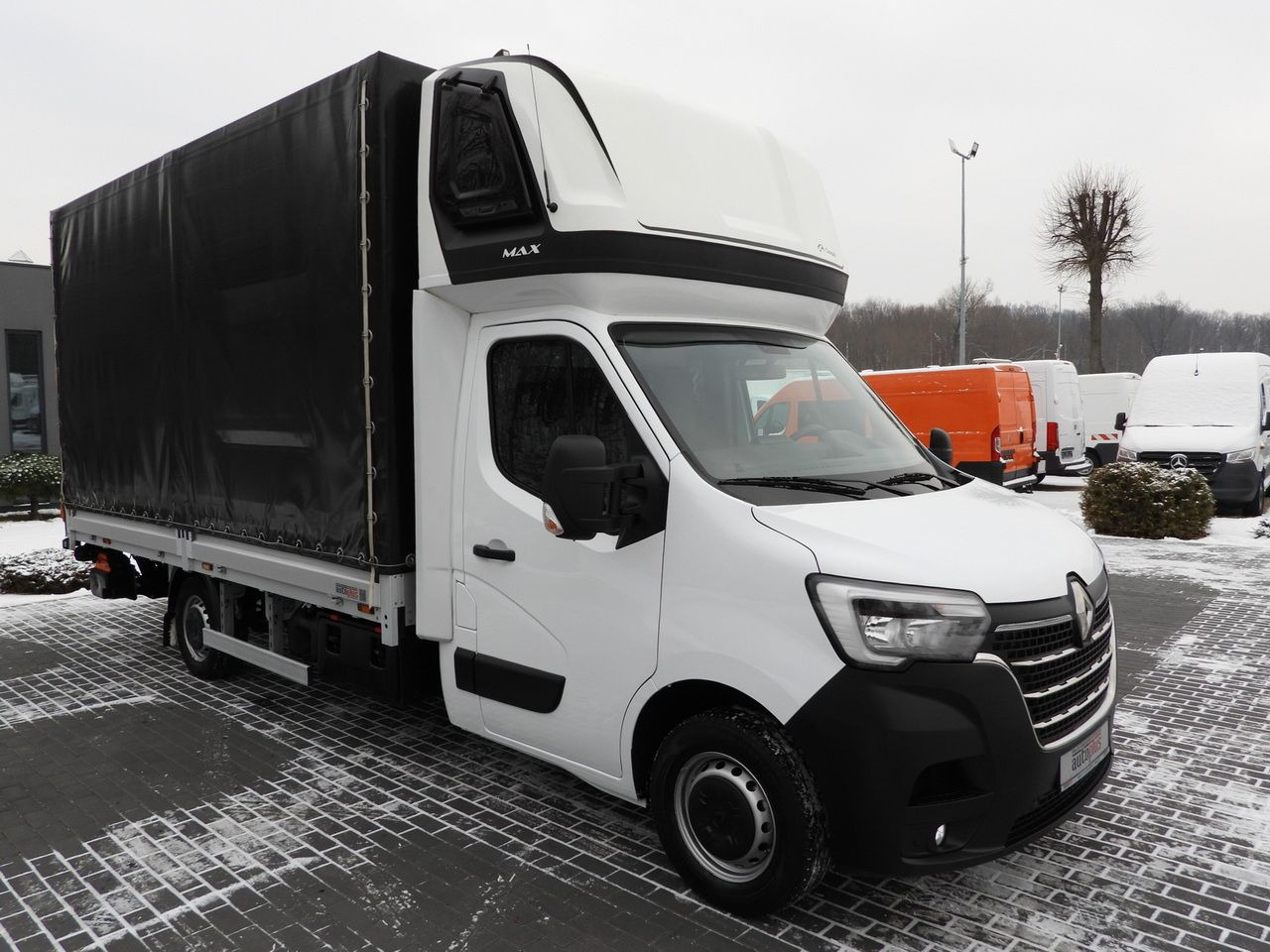 RENAULT MASTER TARPAULIN LIFT 9 PALLETS WEBASTO CRUISE CONTROL LED LIGHTS PNEUMATICS AIR CONDITIONING 165HP - Тентованный фургон: фото 4 RENAULT MASTER TARPAULIN LIFT 9 PALLETS WEBASTO CRUISE CONTROL LED LIGHTS PNEUMATICS AIR CONDITIONING 165HP - Тентованный фургон: фото 4
