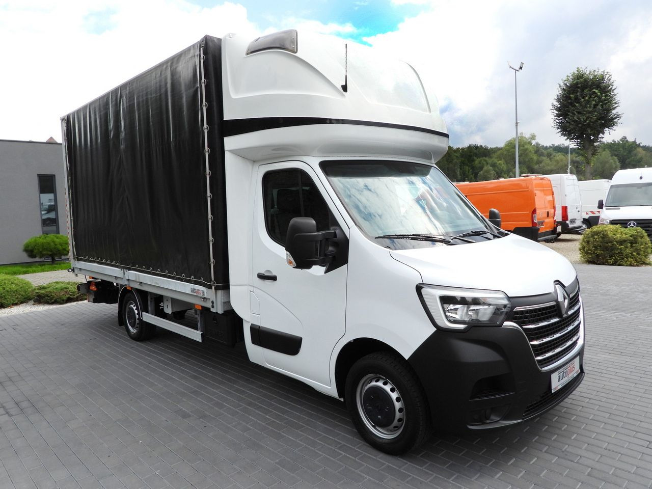 RENAULT MASTER TARPAULIN LIFT 9 PALLETS WEBASTO CRUISE CONTROL LED LIGHTS PNEUMATICS AIR CONDITIONING 165HP - Тентованный фургон: фото 4 RENAULT MASTER TARPAULIN LIFT 9 PALLETS WEBASTO CRUISE CONTROL LED LIGHTS PNEUMATICS AIR CONDITIONING 165HP - Тентованный фургон: фото 4