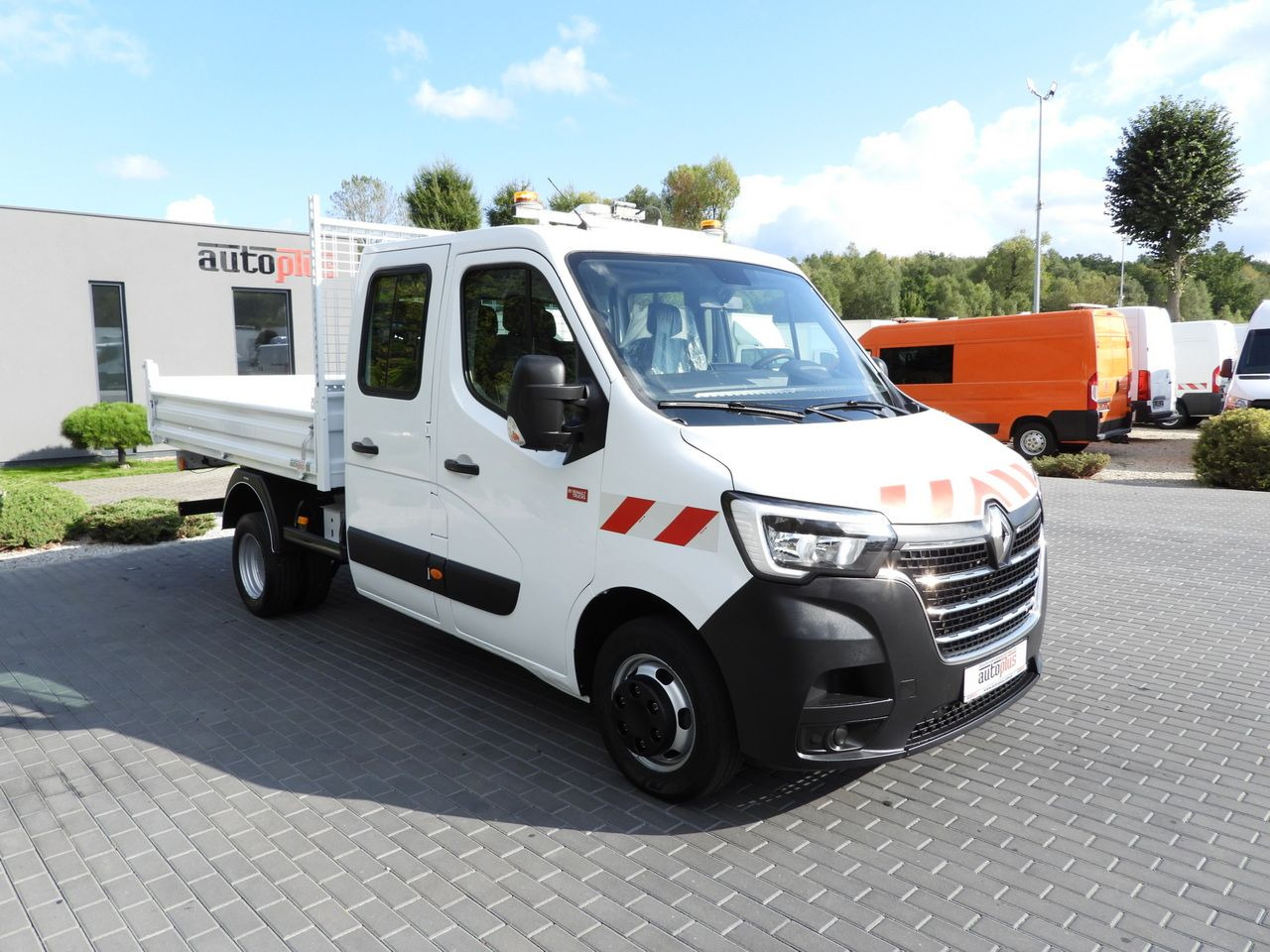 RENAULT MASTER TIPPER DOUBLE CABIN DOKA 6 SEATS CRUISE CONTROL LED LIGHTS TWIN WHEELS AIR CONDITIONING 165HP - Малотоннажный самосвал: фото 4 RENAULT MASTER TIPPER DOUBLE CABIN DOKA 6 SEATS CRUISE CONTROL LED LIGHTS TWIN WHEELS AIR CONDITIONING 165HP - Малотоннажный самосвал: фото 4