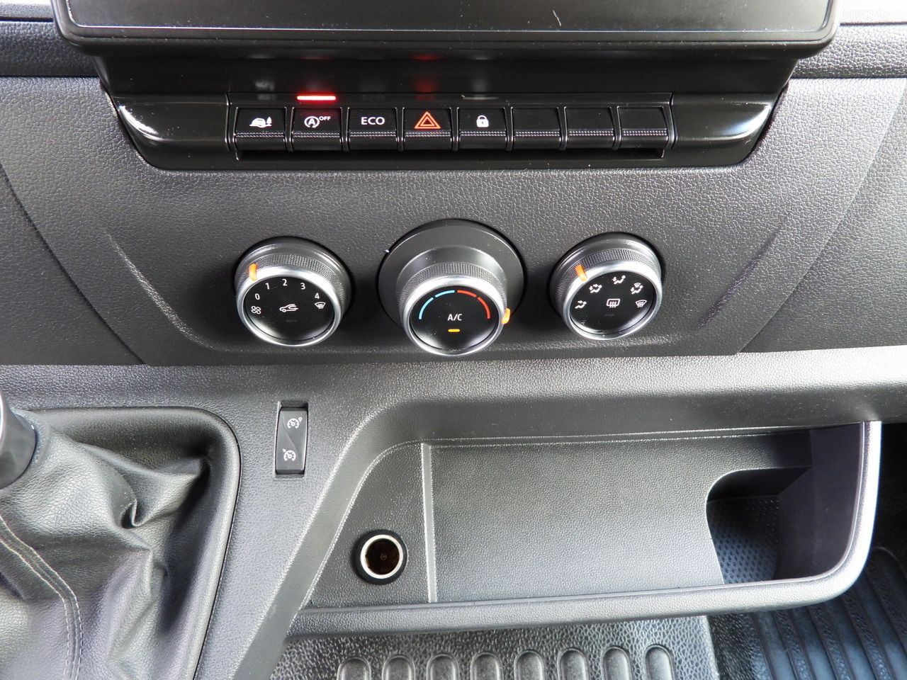 Малотоннажный самосвал RENAULT MASTER TIPPER DOUBLE CABIN DOKA 7 SEATS CRUISE CONTROL NAVIGATION LED LIGHTS AIR CONDITIONING  145HP: фото 31