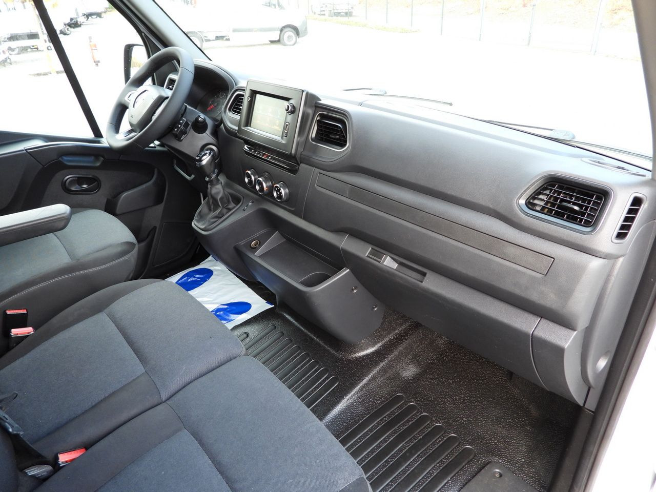 Малотоннажный самосвал RENAULT MASTER TIPPER DOUBLE CABIN DOKA 7 SEATS CRUISE CONTROL NAVIGATION LED LIGHTS AIR CONDITIONING  145HP: фото 34