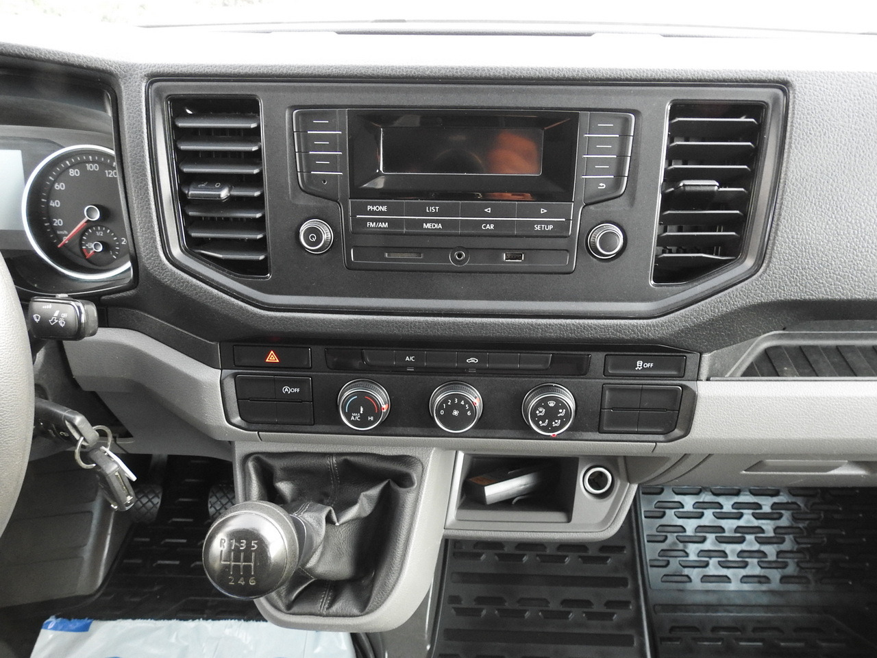 Цельнометаллический фургон VOLKSWAGEN CRAFTER 4X4 4MOTION BOX DELIVERY VAN 7 SEATS AIR CONDITIONING  140HP: фото 34