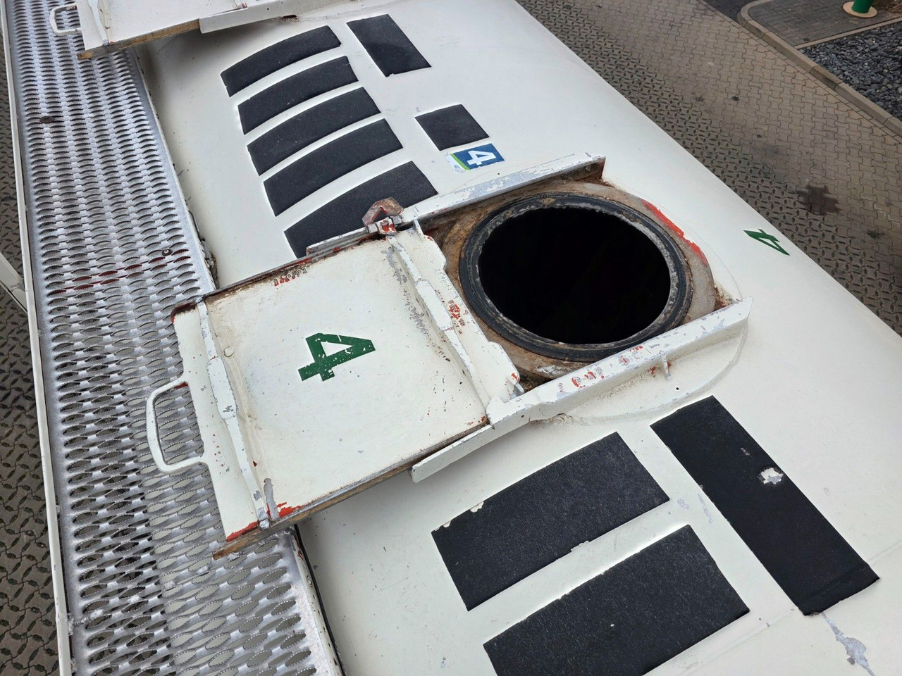 Полуприцеп цистерна для сыпучих грузов Köhler BSCX31/51/A / 51.000 l / Lenkachse: фото 17 Полуприцеп цистерна для сыпучих грузов Köhler BSCX31/51/A / 51.000 l / Lenkachse: фото 17