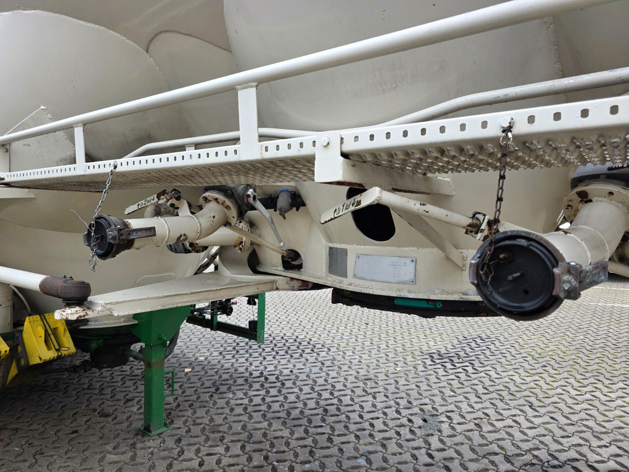 Полуприцеп цистерна для сыпучих грузов Köhler BSCX31/51/A / 51.000 l / Lenkachse: фото 30 Полуприцеп цистерна для сыпучих грузов Köhler BSCX31/51/A / 51.000 l / Lenkachse: фото 30