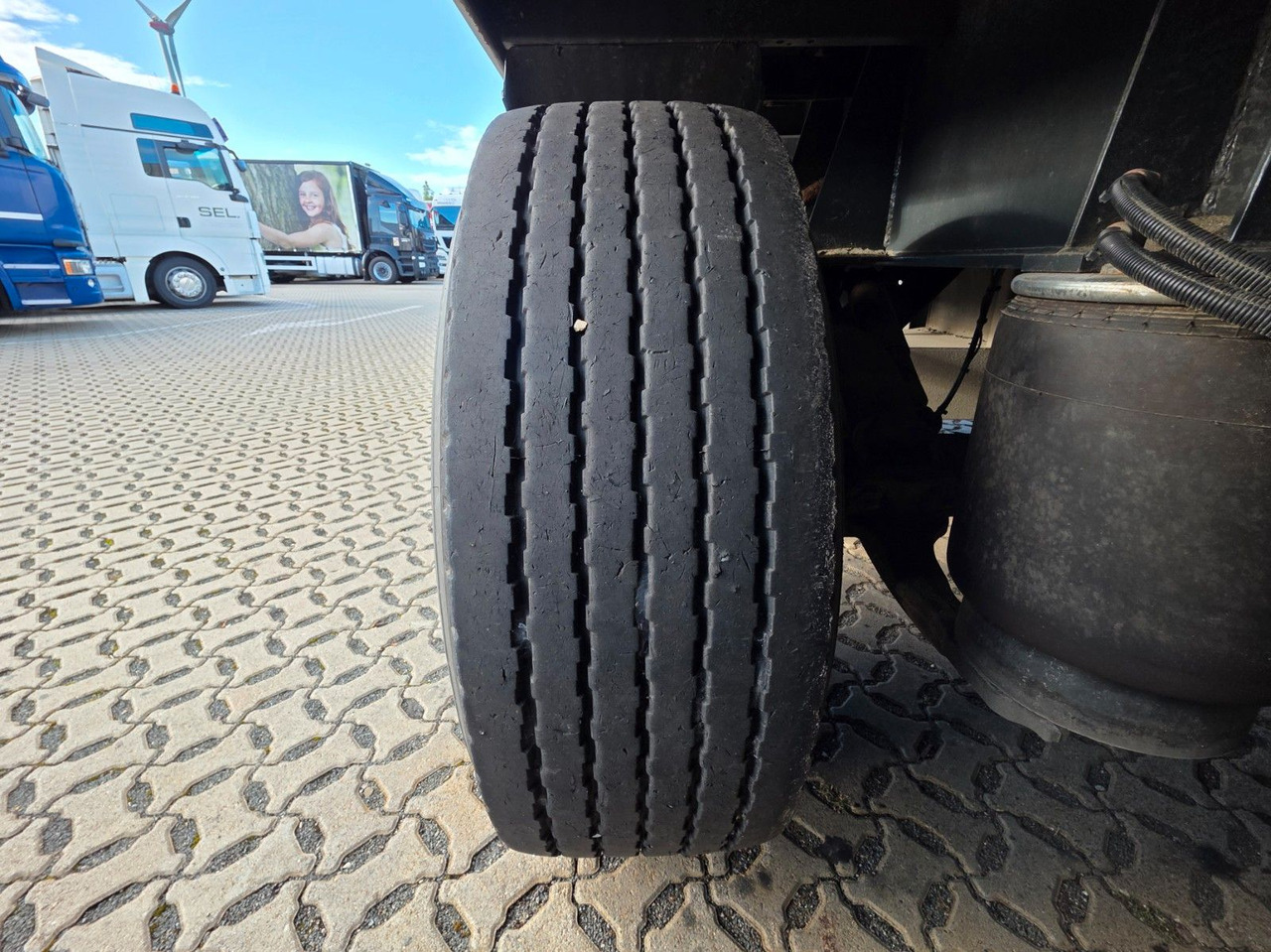 Полуприцеп для перевозки напитков System Trailer PRSSL-24-1-TRI / Ldbw / Lenkachse: фото 35 Полуприцеп для перевозки напитков System Trailer PRSSL-24-1-TRI / Ldbw / Lenkachse: фото 35