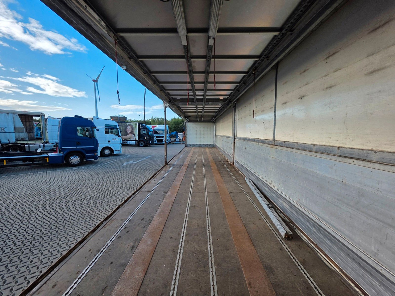 Полуприцеп для перевозки напитков System Trailer PRSSL-24-1-TRI / Ldbw / Lenkachse: фото 11 Полуприцеп для перевозки напитков System Trailer PRSSL-24-1-TRI / Ldbw / Lenkachse: фото 11