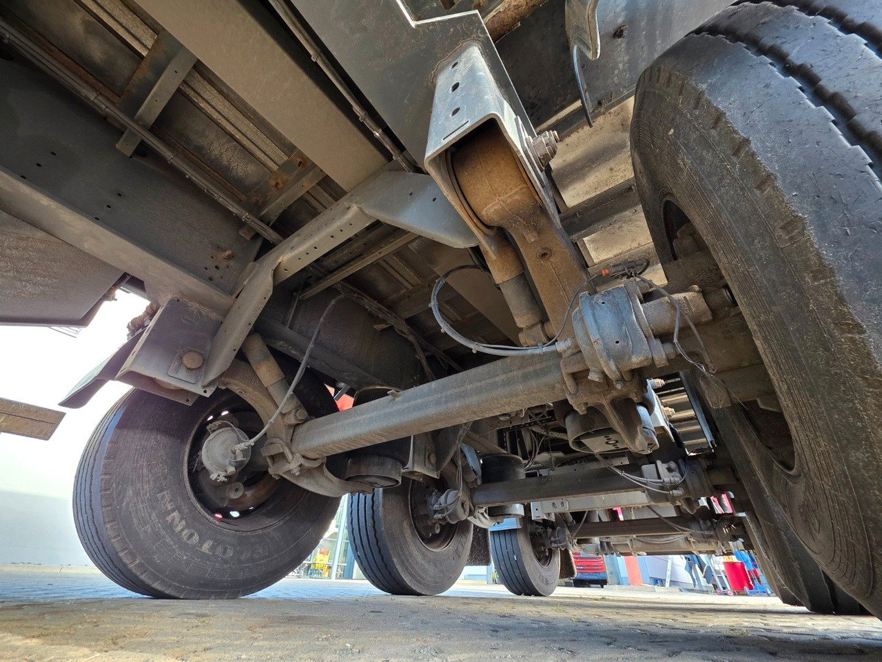 Полуприцеп для перевозки напитков System Trailer PRSSL-24-1-TRI / Ldbw / Lenkachse: фото 31 Полуприцеп для перевозки напитков System Trailer PRSSL-24-1-TRI / Ldbw / Lenkachse: фото 31