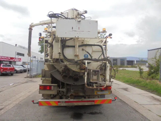 DAF CF 85.410 8X4 BLADGEVEERD - Ассенизатор: фото 4 DAF CF 85.410 8X4 BLADGEVEERD - Ассенизатор: фото 4