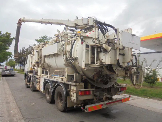 DAF CF 85.410 8X4 BLADGEVEERD - Ассенизатор: фото 3 DAF CF 85.410 8X4 BLADGEVEERD - Ассенизатор: фото 3