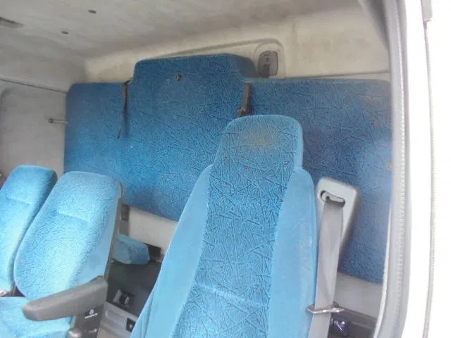 Грузовик с закрытым кузовом DAF LF 220: фото 17