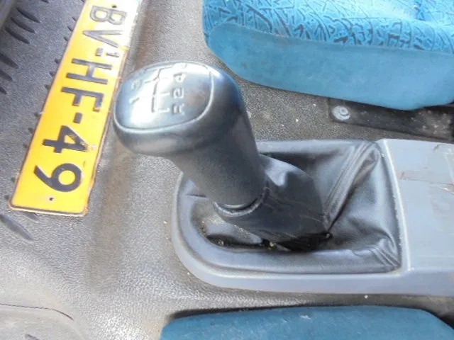 Грузовик с закрытым кузовом DAF LF 220: фото 14