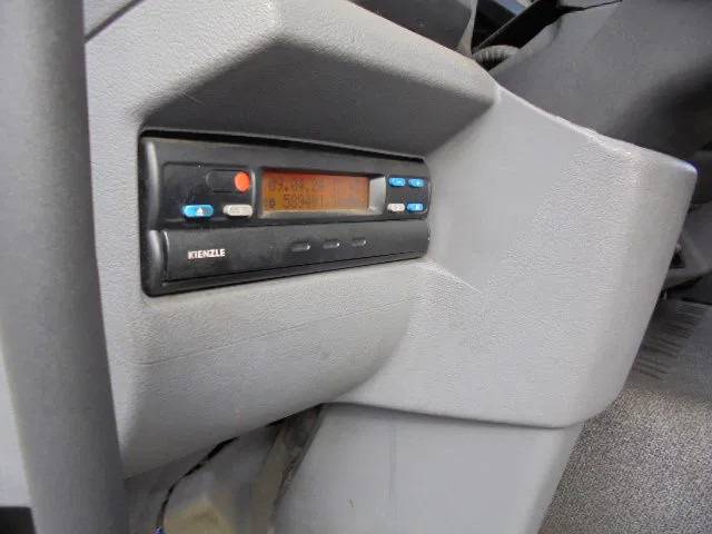 Грузовик с закрытым кузовом DAF LF 220: фото 20